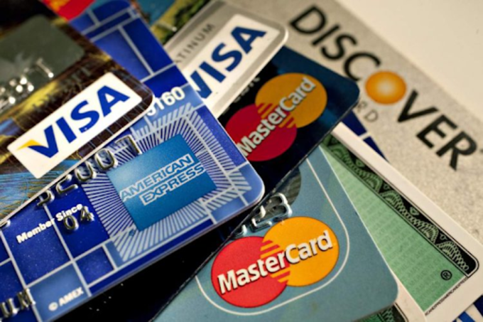 Công dụng chính của thẻ tín dụng là thanh toán nên bạn chỉ nên vay bằng thẻ tín dụng khi thật cần thiết